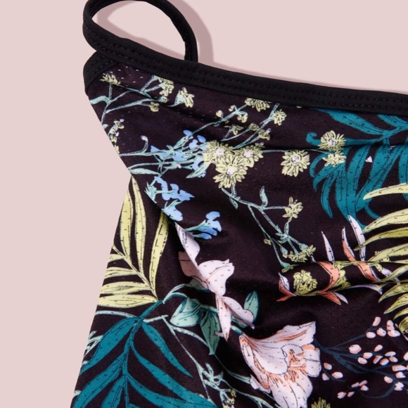 LAST ONE‼️ Tropical Floral Mask Scarf w/ Ear Loops - Picture 7 of 8